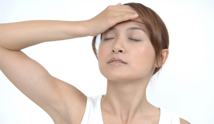 頭痛でだるさが続く原因、微熱やめまいで疲れが取れない時の対処法 頭痛の治し方！即効すぐに効果あるツボや食べ物は？